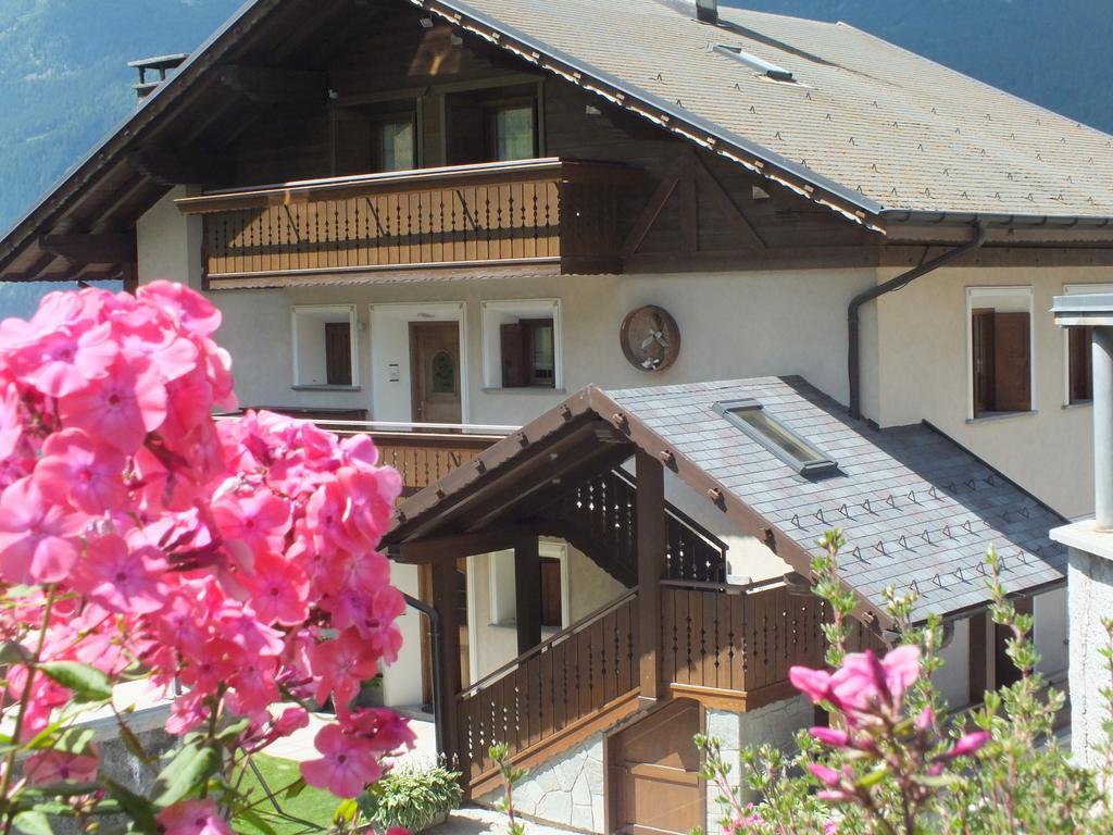Best House Snc Di Elisa Baroni E Beatrice Dei Cas Bormio Exterior photo